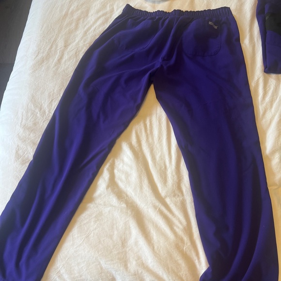 Greys anatomy scrubs - Picture 7 of 7